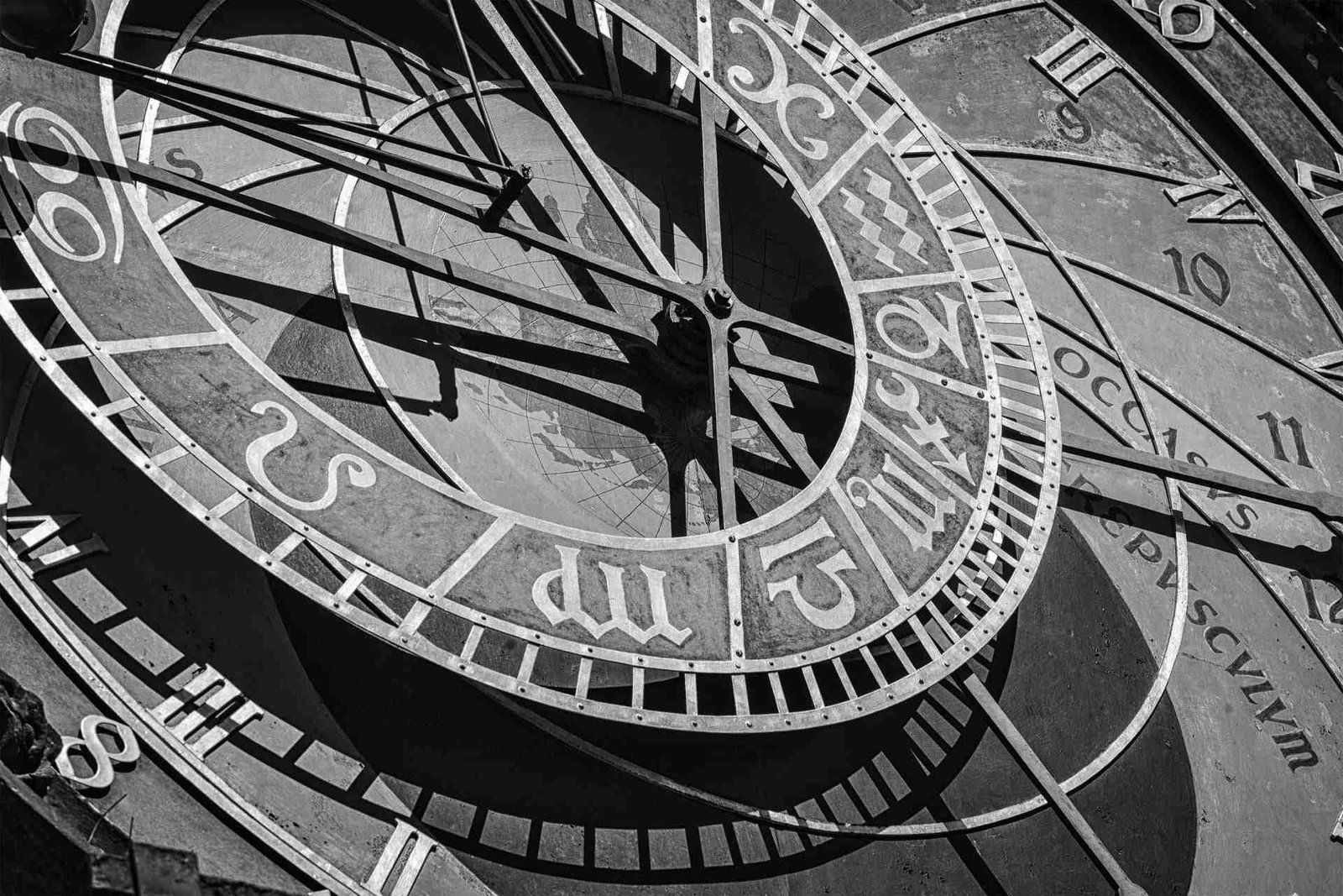 prague-astronomical-clock-P8EVS7E.jpg